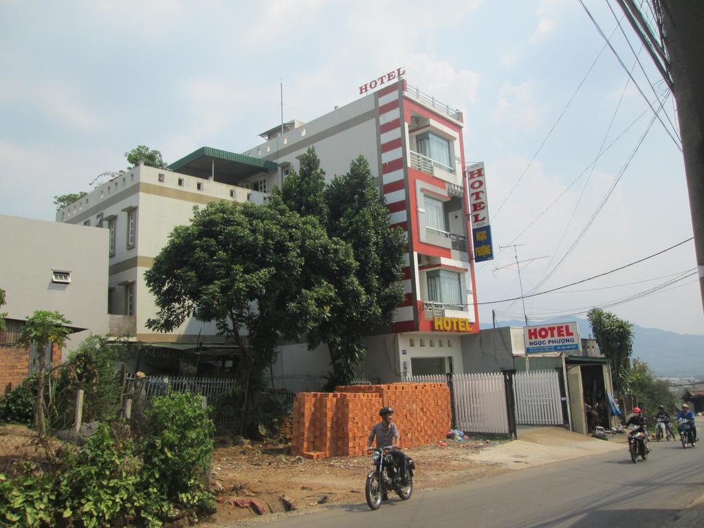 Ngoc Phuong Hotel Бао Лок Екстериор снимка